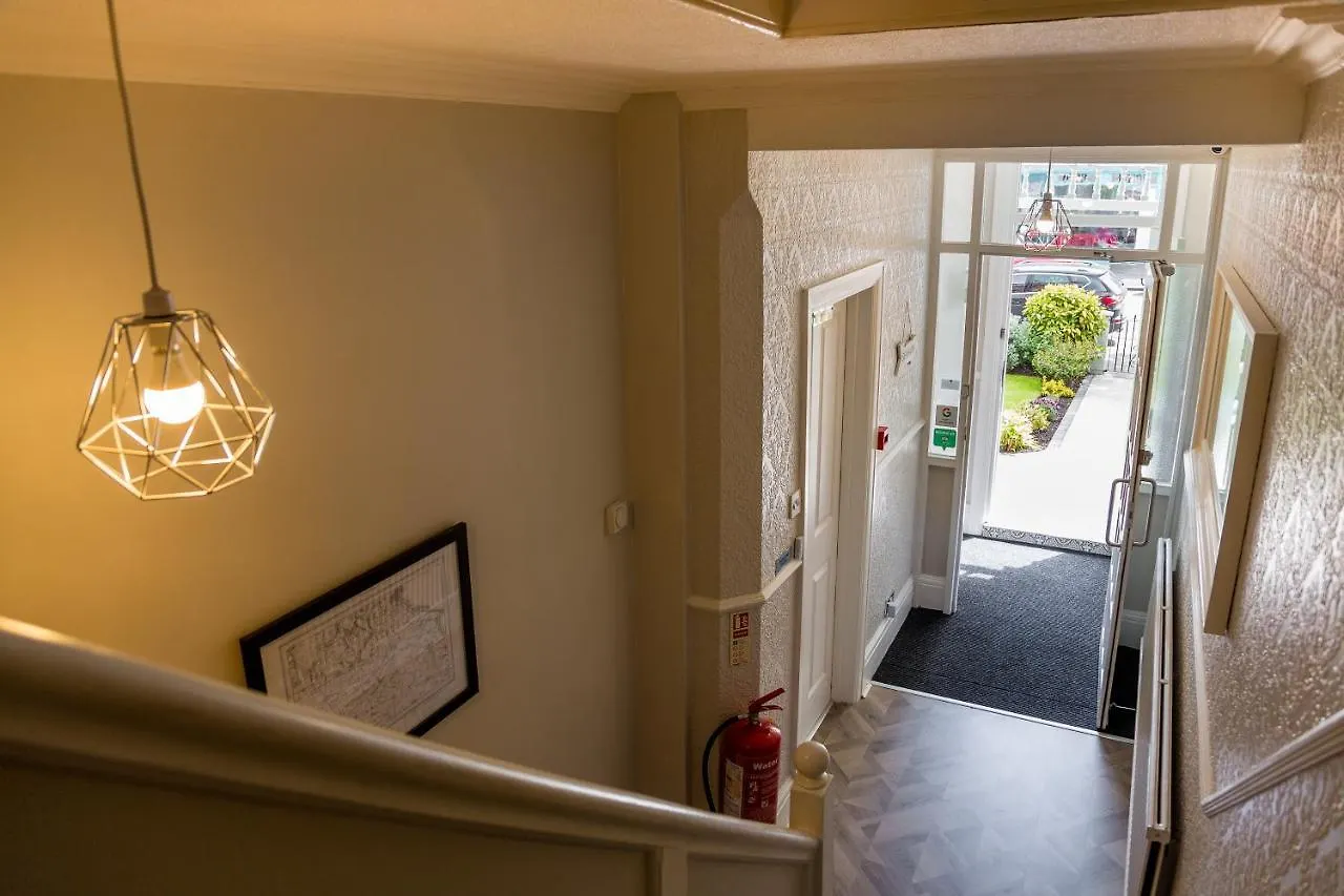 Kingsway Guesthouse - A Selection Of Single, Double And Family Rooms In A Central Location Scarborough