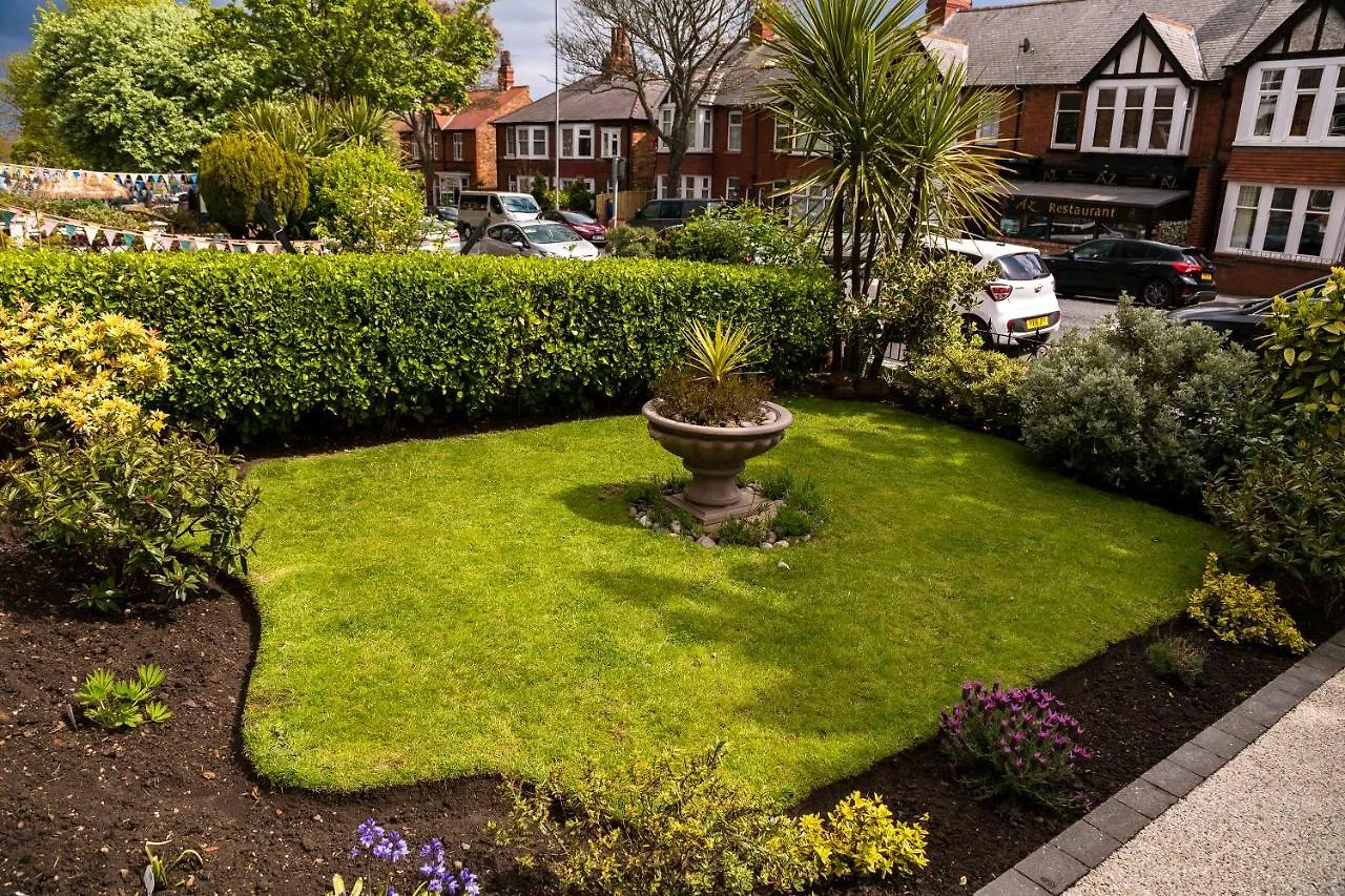 Kingsway Guesthouse - A Selection Of Single, Double And Family Rooms In A Central Location Scarborough